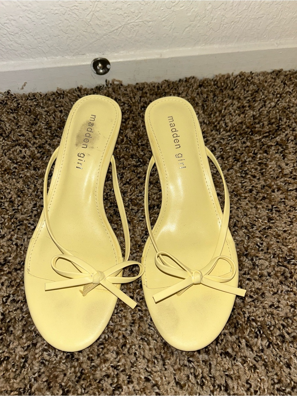 Madden Girl Pale Yellow Bow kitten heels